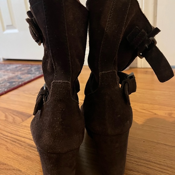 Beautiful suede brown wedge heel slouchy ankle/midi boots with buckles - Picture 3 of 5